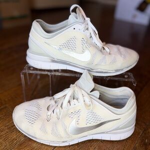 Nike Free TR Fit 5 Women's Size 8.5 Training Shoes White | Platinum 704674-100